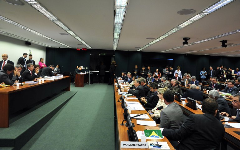 SMTT recebe motoristas de aplicativos