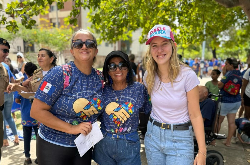 Cibele Moura participa da Caminhada do Autismo e reforça compromisso com inclusão e políticas públicas para o TEA