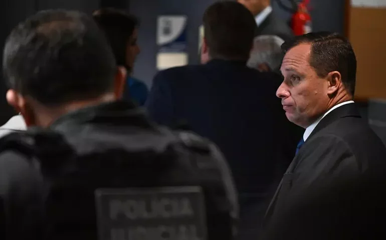 Defesa de Bolsonaro pede anulação da delação de Cid