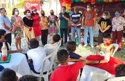 Procurador-geral de Justiça em exercício faz entrega de presentes em mais um Natal Solidário