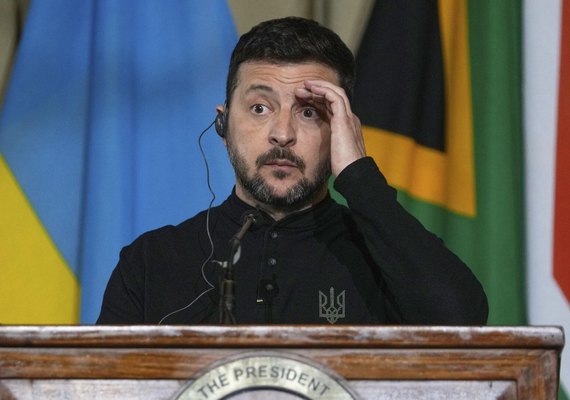 'Tal como a Alemanha em 1945': ausência de Zelensky na cúpula no Alasca é lógica, diz político