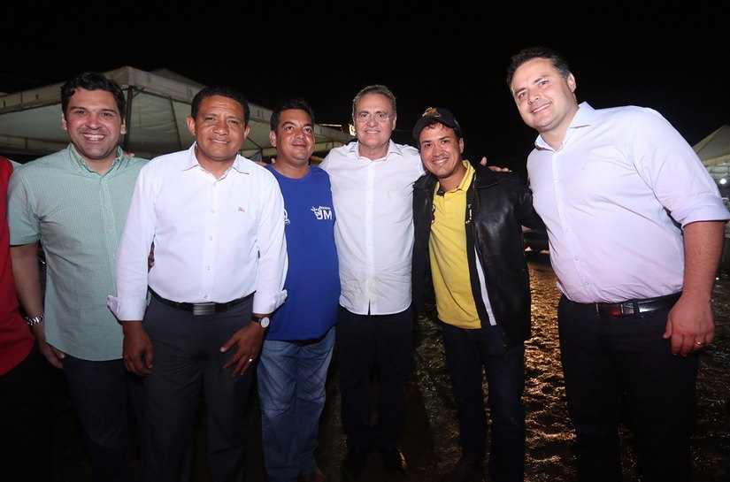 Em Palmeira, vaqueiros reconhecem luta de Renan em defesa da vaquejada