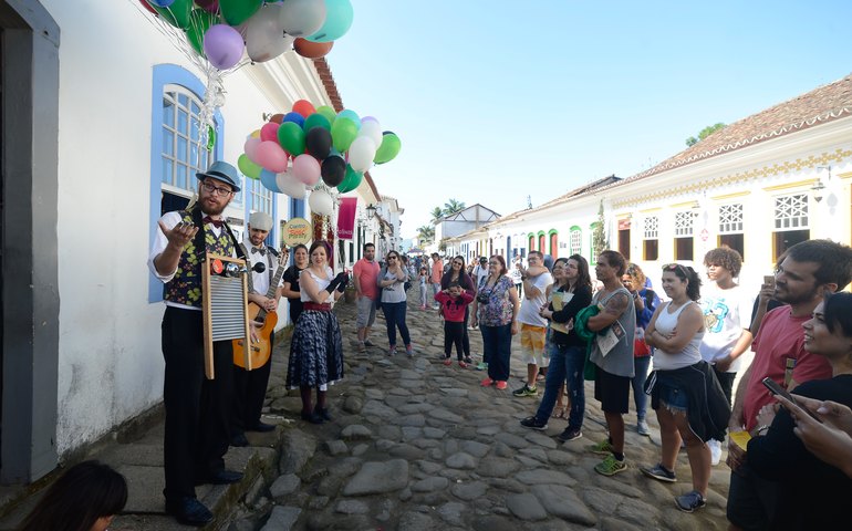 Maria Homem de Mello: 'Adoecimento e enlouquecimento têm ligação direta com relações sociais'