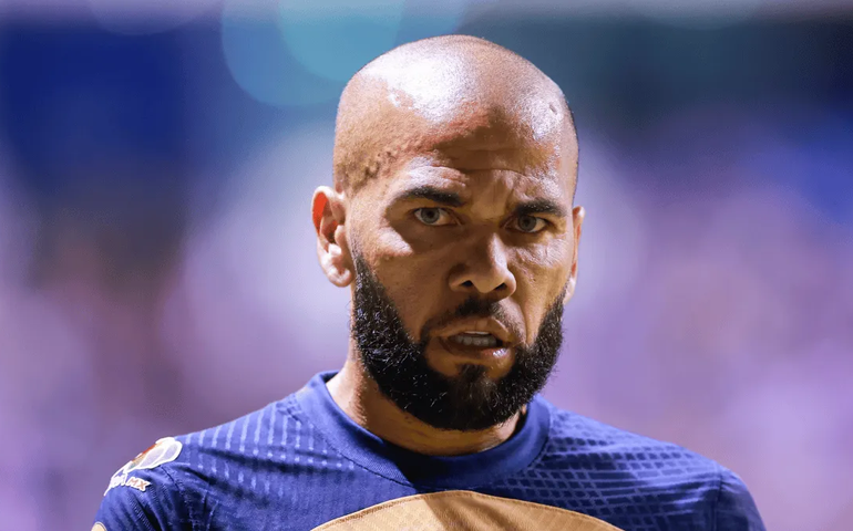 Daniel Alves devolve valor emprestado pela família de Neymar para pagar indenização à vítima de estupro, diz TV