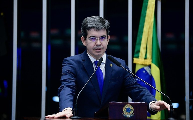 Randolfe: Aumentar número de deputados em comissão de MP causaria desequilíbrio entre as Casas