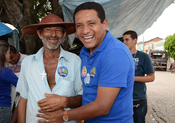 &#8216;Somente um homem do povo é capaz de reconstruir Alagoas&#8217;, afirma Júlio Cezar