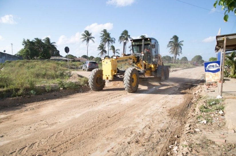 Em Arapiraca, bairro Nova Esperança recebe serviços de terraplanagem