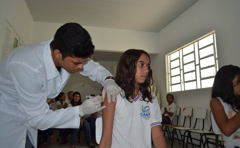 Secretaria de saúde de Canapi realiza vacinação contra HPV no município