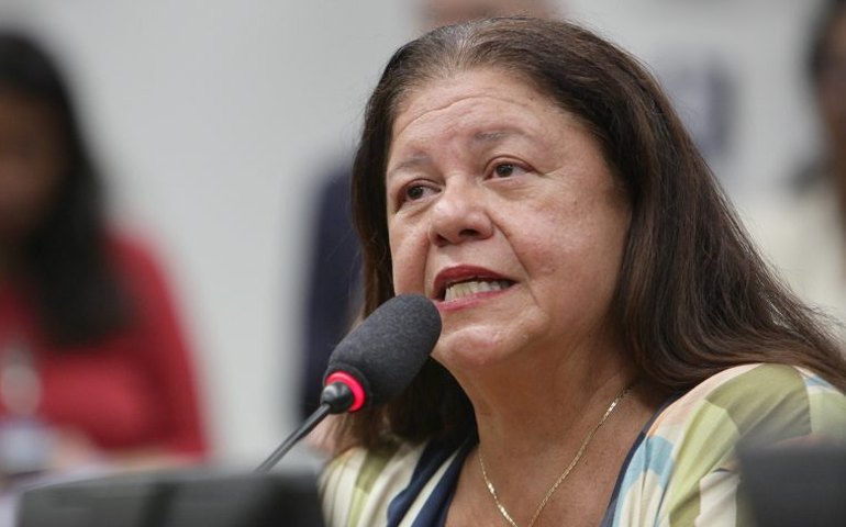 Comissão aprova projeto que prevê garantia de alimentos a mulheres vítimas de violência doméstica