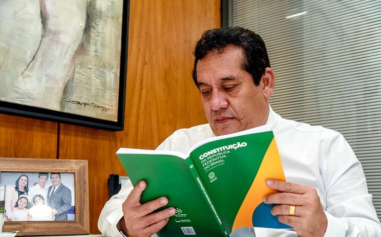 Deputado Severino Pessoa vota sim e Câmara aprova PEC Emergencial