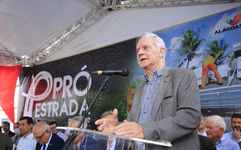 Governador inaugura obra do Pró-Estrada em Cacimbinhas