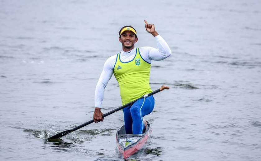 Isaquias Queiroz inicia sonho do ouro na canoagem em Tóquio