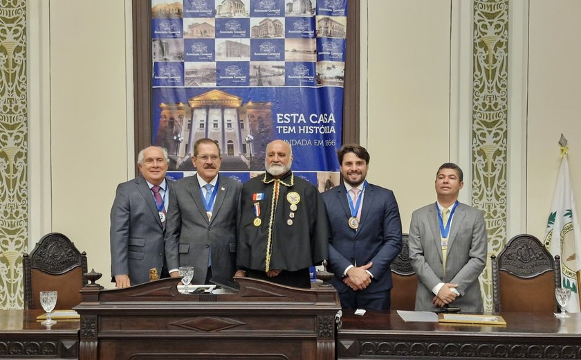 SINDAV entrega comenda ao ministro do STJ, Humberto Martins, e diretor do Sindicato, Flávio Farias, também é homenageado, pela Academia de Letras, Artes e Pesquisas de Alagoas