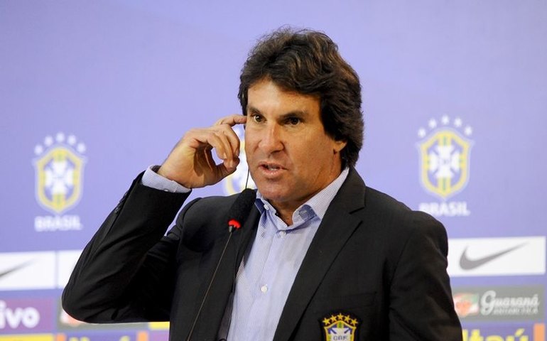 Diretor de comunicação da CBF desmaia no velório de Zagallo