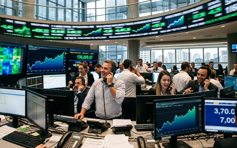 Na melhor semana desde janeiro, Ibovespa tem 16º recorde do ano, rumo aos 200 mil