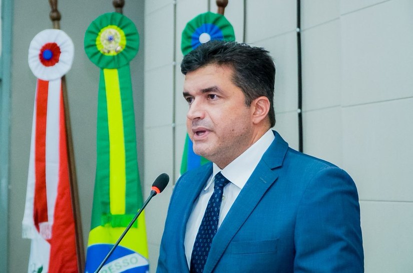Rui Palmeira protocola projeto de lei para restabelecer isenção automática de IPTU a famílias do “Minha Casa, Minha Vida” em Maceió