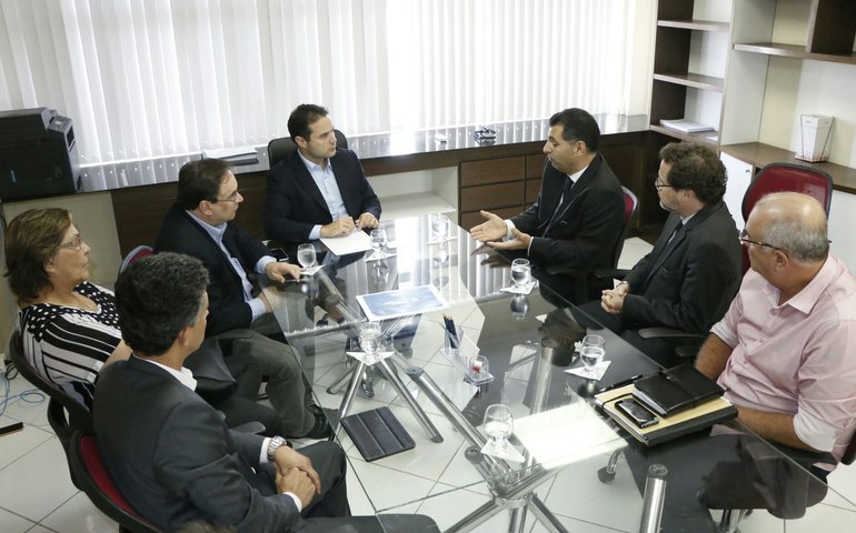 Renan Filho oferece apoio irrestrito à instalação de indústria de geração de energia em Alagoas