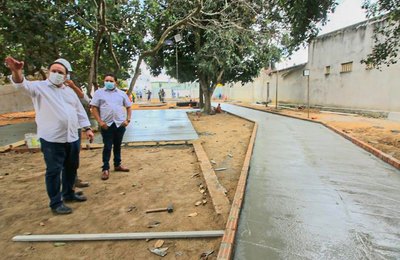 Prefeito Luciano acompanha concretagem das vias e praças para ampliação da Área Verde