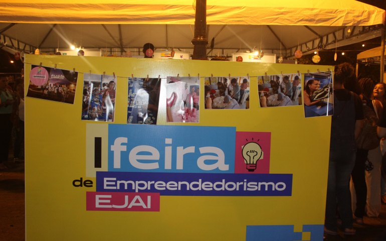 1ª feira de Empreendedorismo da Educação de Jovens, Adultos e Idosos movimenta o Educar é Massa