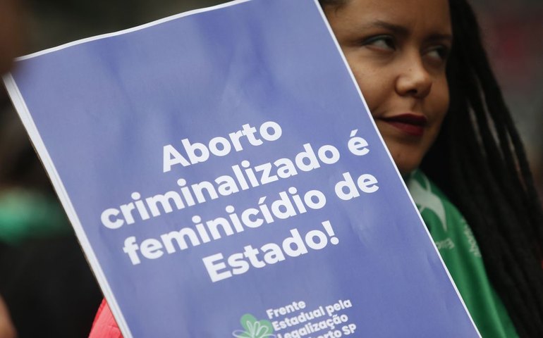 Meninas mães passam de 14 mil e só 1,1% tiveram acesso a aborto legal