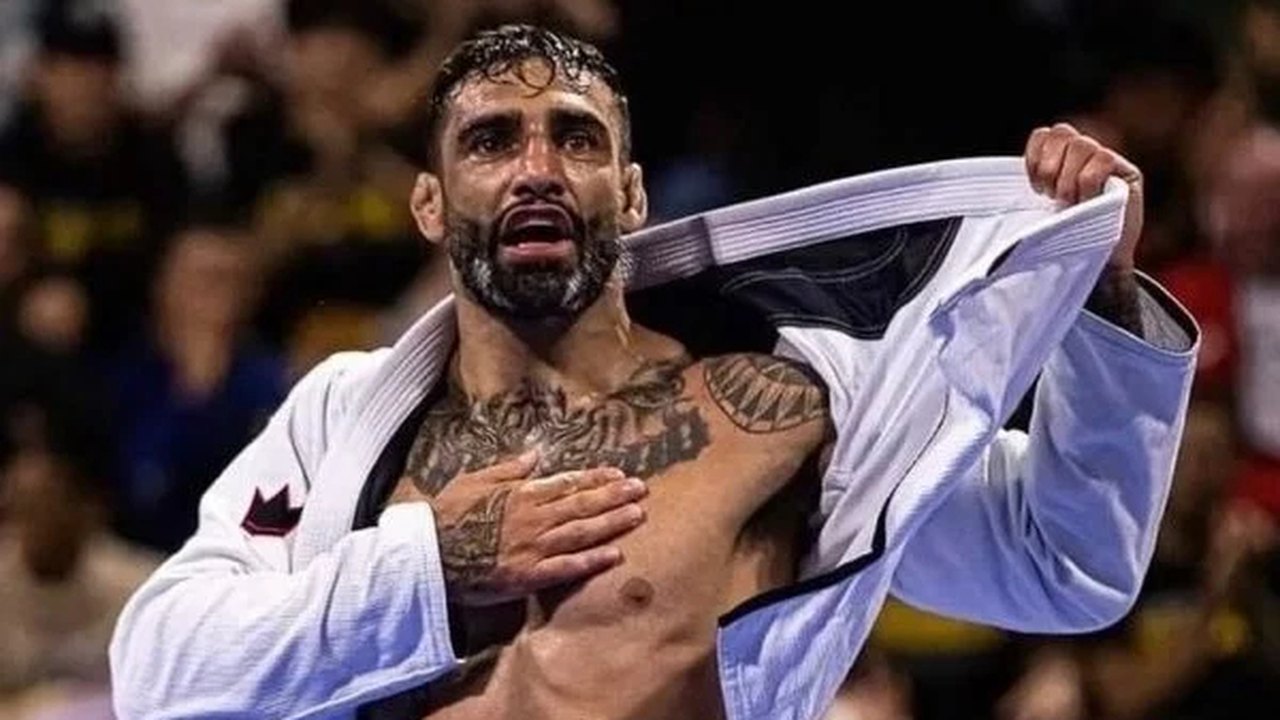 Caso Leandro Lo: câmeras mostram policial em boate e motel após morte de lutador