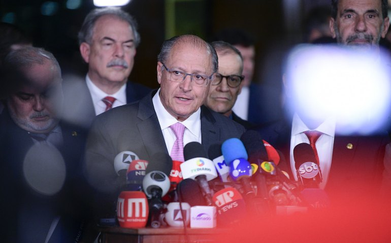 Alckmin nomeia Resende, Mello, Barbosa e Arida no núcleo de economia da transição