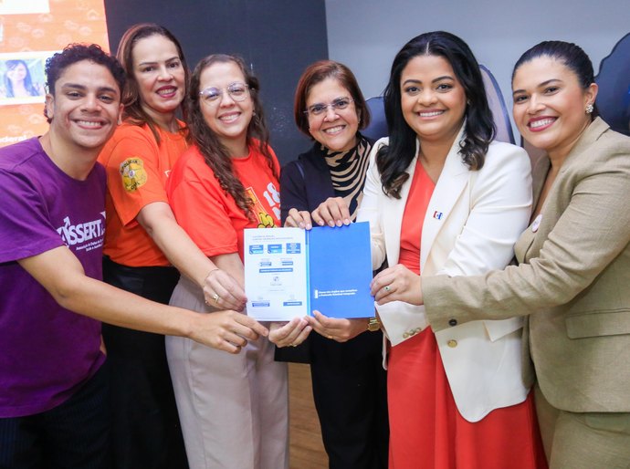 Cria assina acordo de cooperação e reforça compromisso com a proteção de crianças e adolescentes