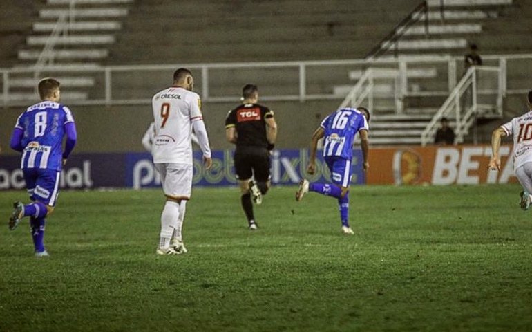 Em noite de golaços, Tombense vence o CSA pela Série B do Brasileiro