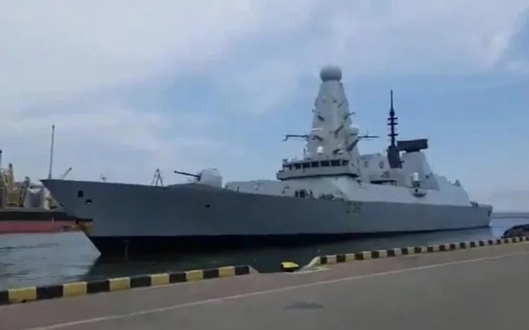 Rússia ameaça bombardear navios britânicos que invadirem suas águas territoriais