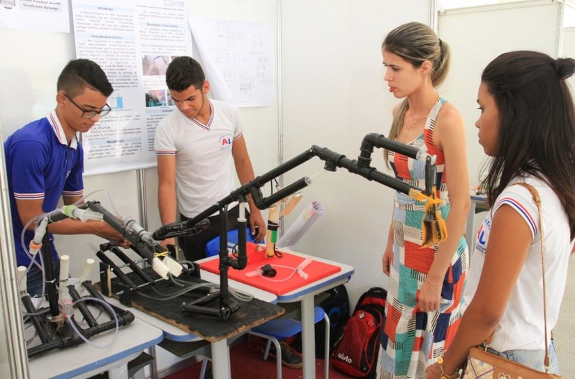 Feira de Ciências é destaque em 2º dia do Encontro Estudantil da rede pública