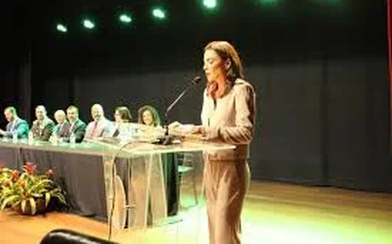 Polícia Federal nomeia delegada como nova oficial de ligação no ICE em Miami