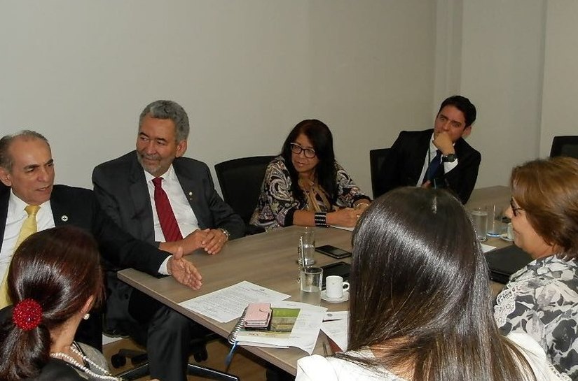 Célia consegue recomposição do teto para a Saúde em Arapiraca