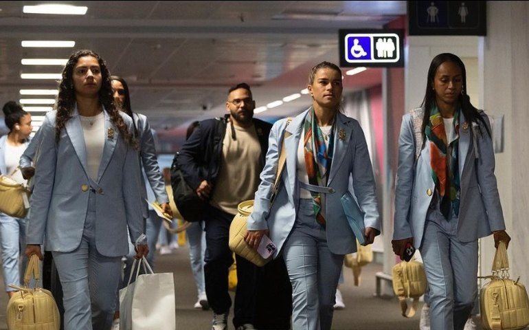 Seleção feminina de futebol desembarca na Austrália para disputa da Copa do Mundo