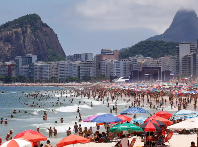 Brasil alcança 70% da meta anual de turistas internacionais nos cinco primeiros meses de 2025