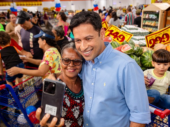 Vice-prefeito destaca geração de emprego durante inauguração de 4ª loja de rede de supermercado