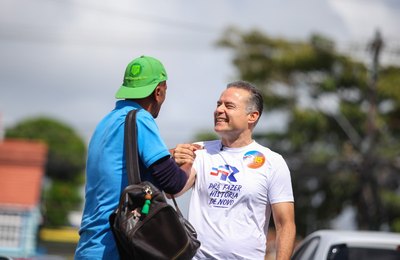 Renan Filho vai às ruas de Maceió para ouvir demandas e apresentar propostas