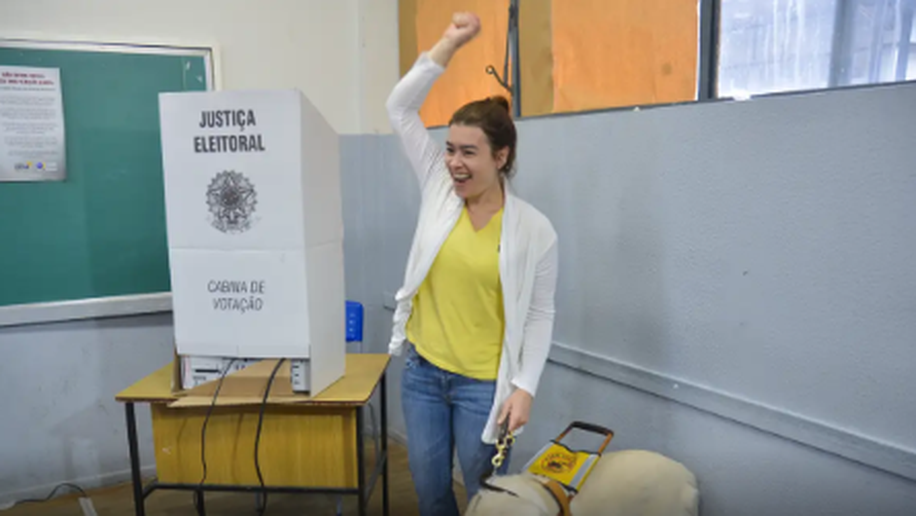Brasil tem quase 2 milhões de eleitores com deficiência, aponta TSE