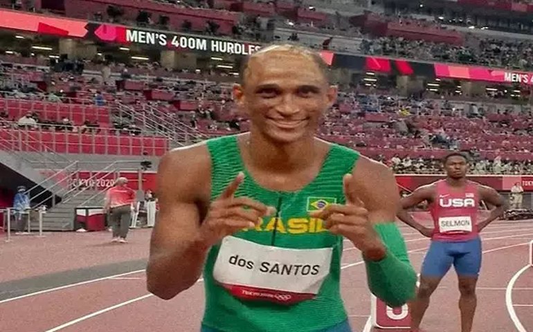 Alison dos Santos é ouro nos EUA pela Diamond League com o melhor tempo do ano