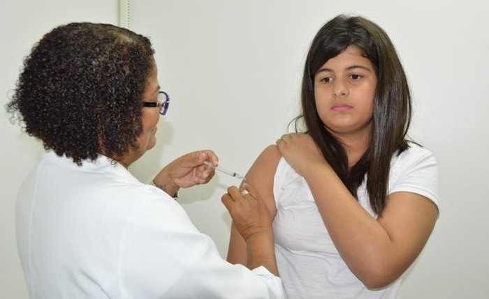 Vacinação contra a gripe é aberta à população a partir dos seis meses de vida Vacinação contra a gripe é aberta à população a partir dos seis meses de vida