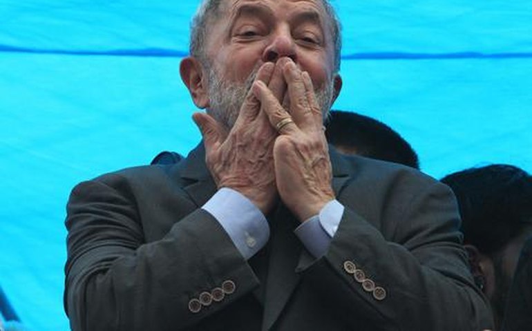 &#8216;Só o dia que eu morrer vou parar de lutar&#8217;, diz Lula