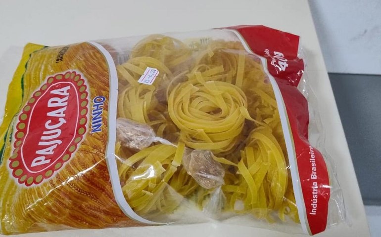 BPTran prende suspeito de tráfico com drogas escondidas em pacotes de macarrão em Maceió