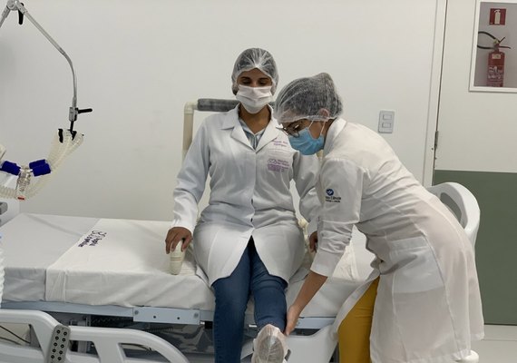 Cadeira de PVC reabilita paciente com Covid-19 internos na UTI do Hospital da Mulher