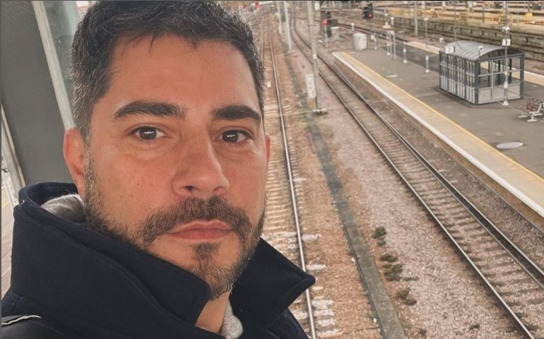 Evaristo Costa recebe alta hospitalar após cinco dias internado no Reino Unido