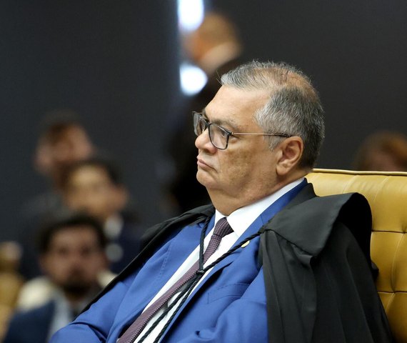 Após bloqueios a Valdemar e Cunha, Dino diz que só congressistas podem indicar emendas.