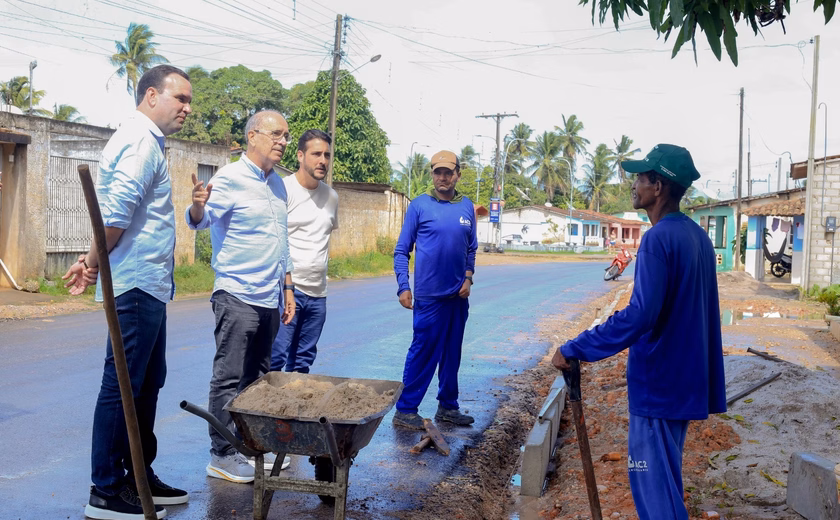 Prefeito Ronaldo Lopes e o Deputado Federal Luciano Amaral anunciam mais investimentos para Penedo