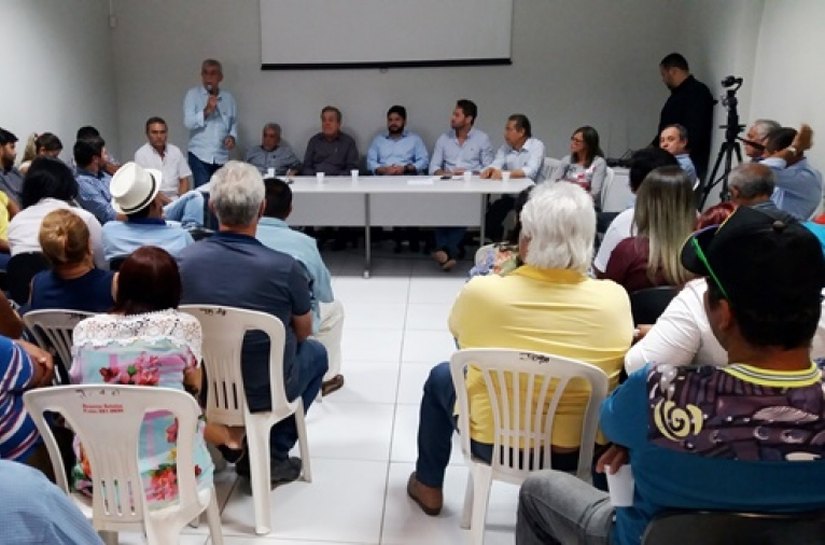 Programa do Leite é tema de encontro entre a bancada federal e produtores