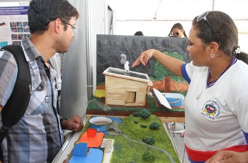 Simpósio de Ciências da Natureza e Matemática debate pesquisa