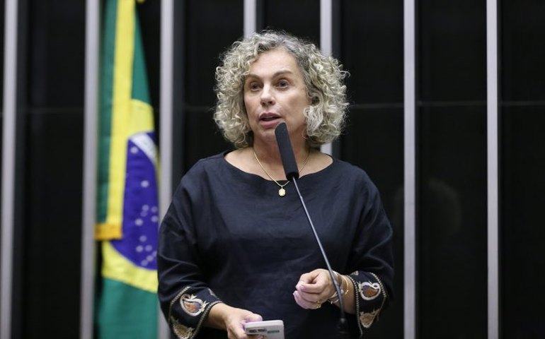Comissão aprova projeto que prevê áreas exclusivas para veículos escolares pararem
