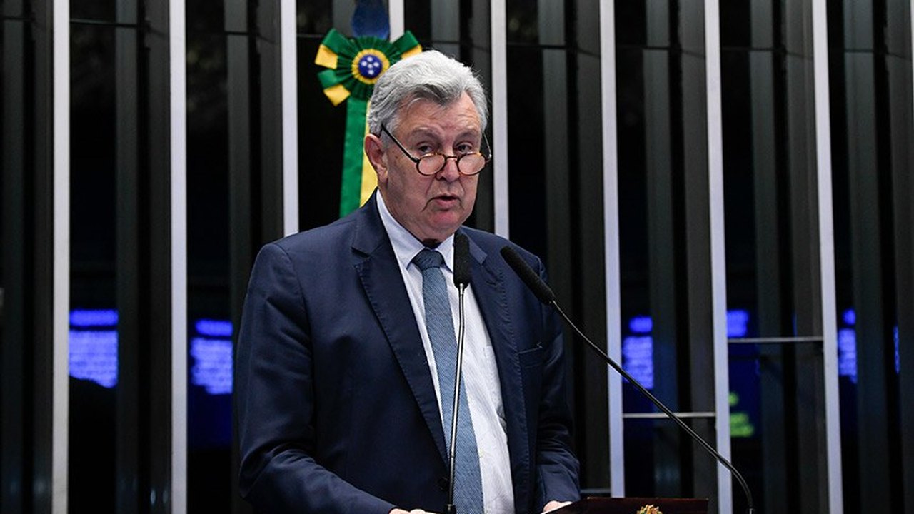Brasil deveria receber pagamento para preservar floresta, diz Heinze