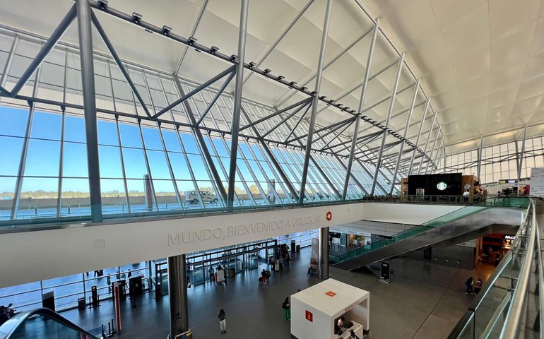 Sobreviventes de tragédia nos Andes retornam à montanha onde amigos mortos foram salvação: 'Volto porque ali voltamos à vida'